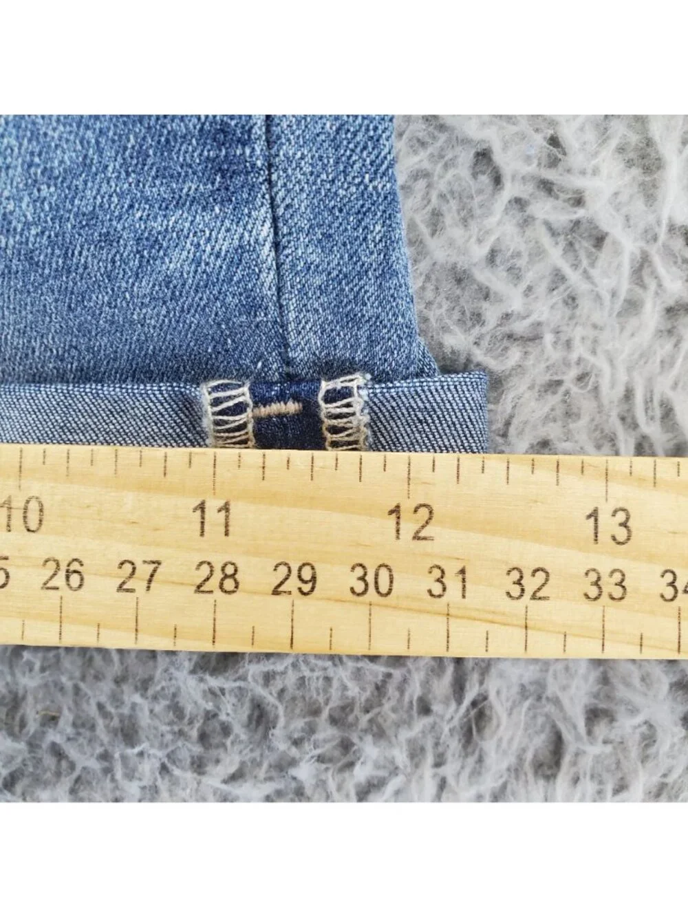 APT. 9 Shorts Womens Size 14 Blue Denim Cuffed Stretchable Jorts *Read*